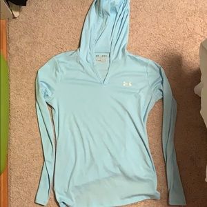 Under armour light weight hooded pullover